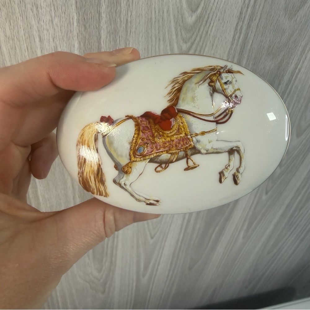 De Paris Vintage Keeneland Kentucky Jewelry Trinket  Horse Carousel Porcelain